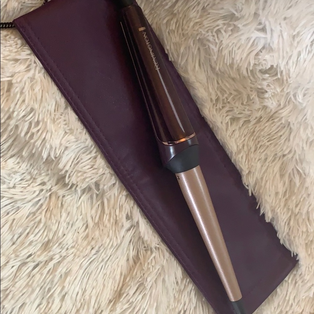 brand new curling iron